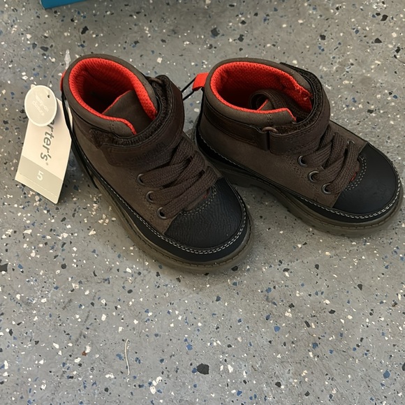 Carter’s infant boots size 5 - Picture 2 of 3